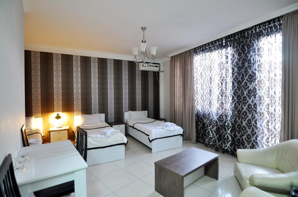 Renaissance Hotel Tbilisi ภายนอก รูปภาพ